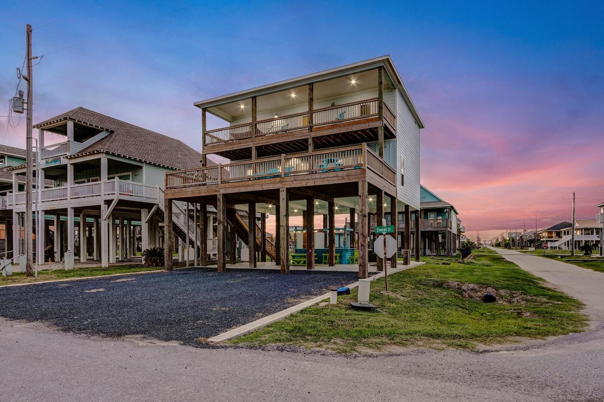 Beachfront - Hot Tub - Bbq - 14 Guests Bolivar Peninsula 外观 照片